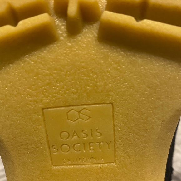 Oasis Society/ size 6/ lace up healed combat boot. - Picture 8 of 8